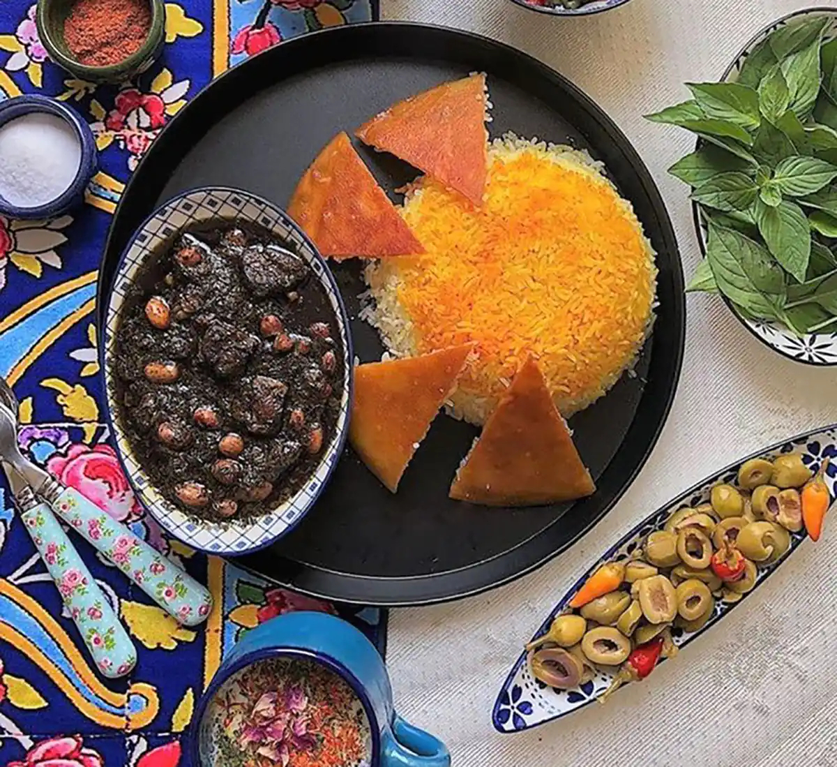 عکس سفره هفت سین عکس سفره هفت سین فانتزی سفره هفت سین مدرن تزیین سفره شام ایرانی عکس سفره غذای شیک 