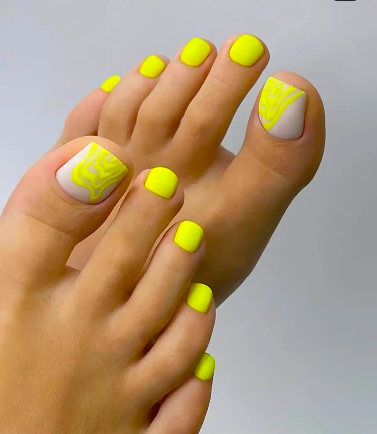 ژلیش ناخن پا شیک
