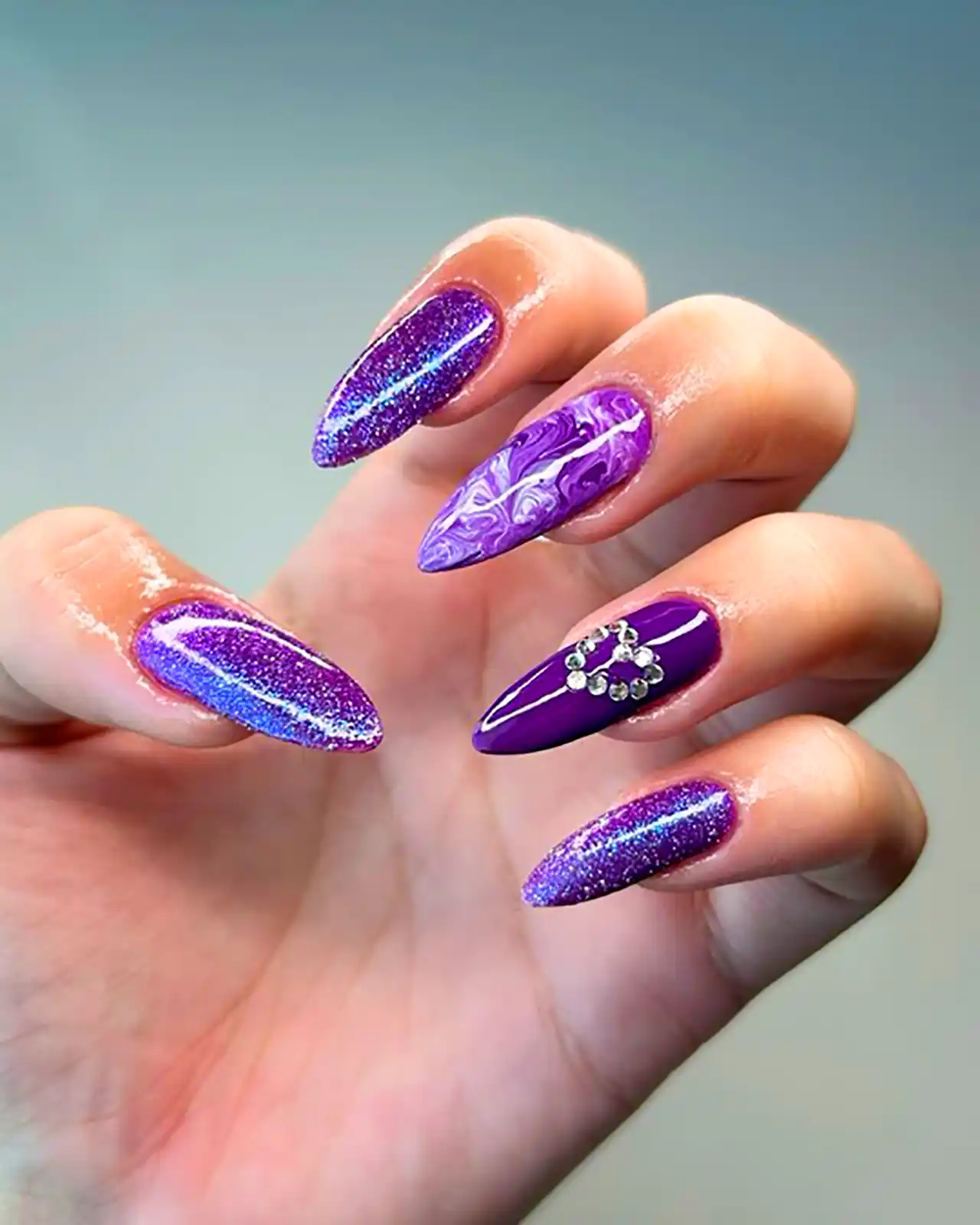 مدل ناخن بادامی شیک 