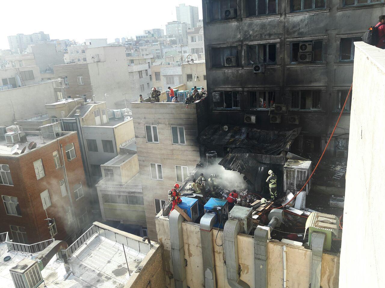 رکنا: آتش سوزی برج مهستان در میدان انقلاب