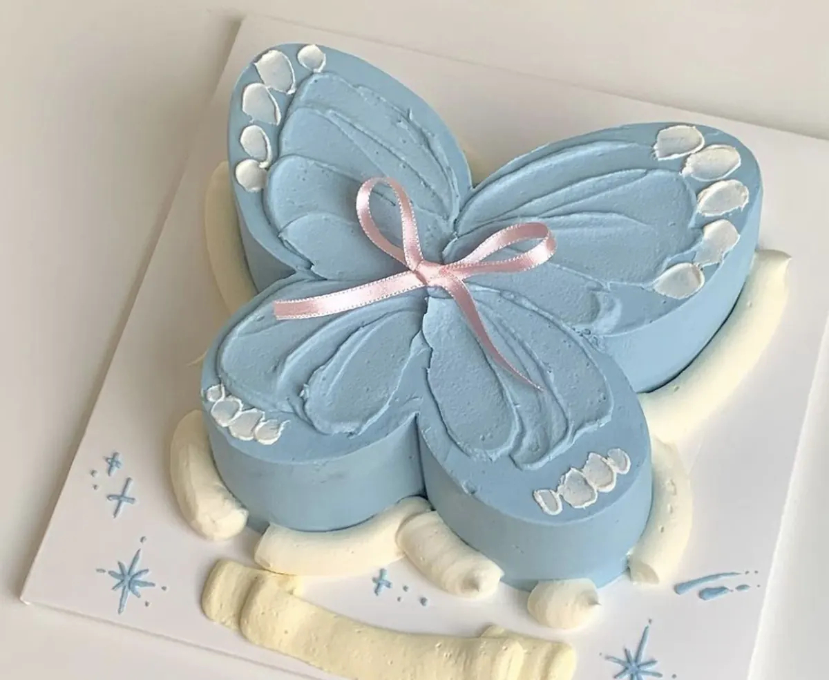 کیک پروانه ای بنفش کیک پروانه ای قرمز کیک پروانه ای رنگارنگ کیک تولد پروانه ای دخترانه کیک پروانه ای آبی