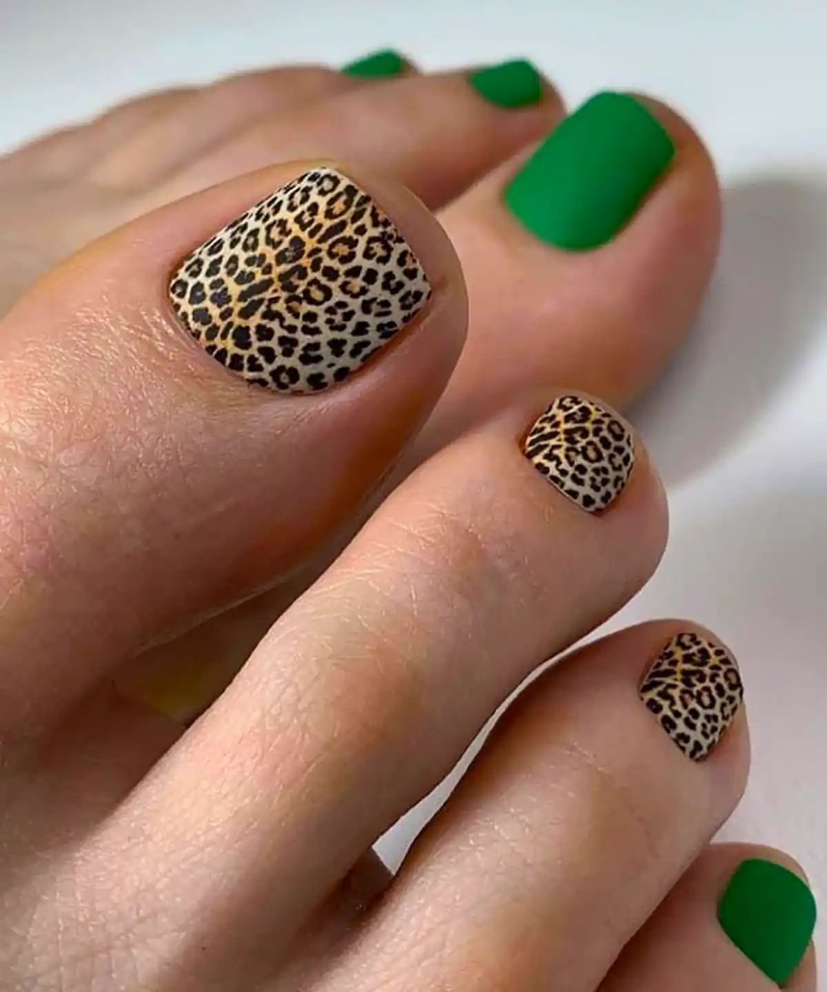 ژلیش ناخن پا شیک