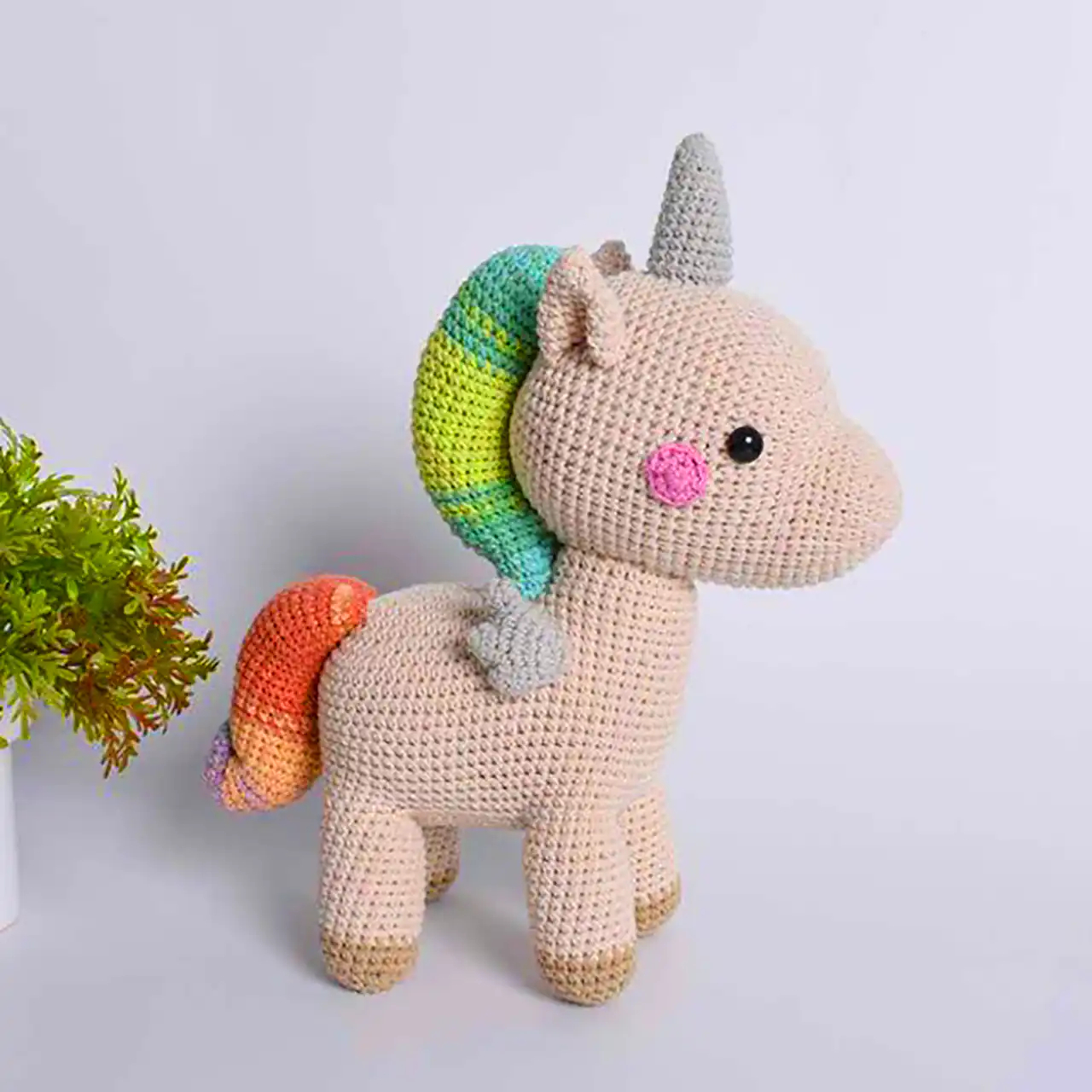 عروسک یونیکورن قلاب بافی 