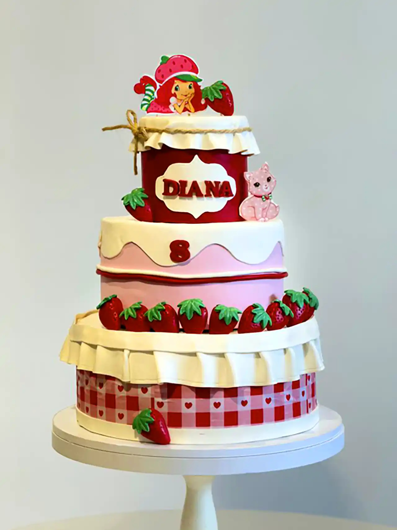 کیک تولد دخترتوت فرنگی