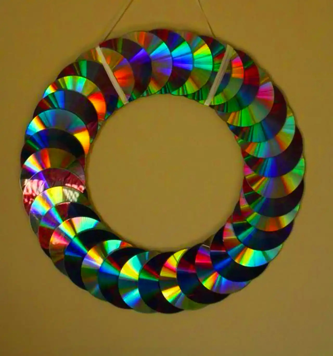 دکور با سی دی های قدیمی