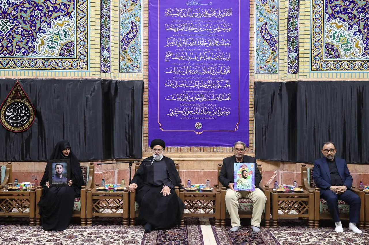 رییسجمهور با خانواده شهدای امنیت در مشهد دیدار کرد