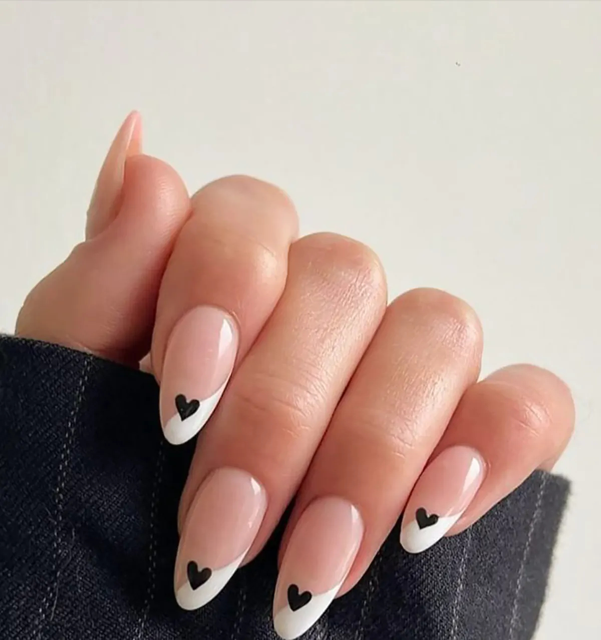 ناخن قلبی صورتی