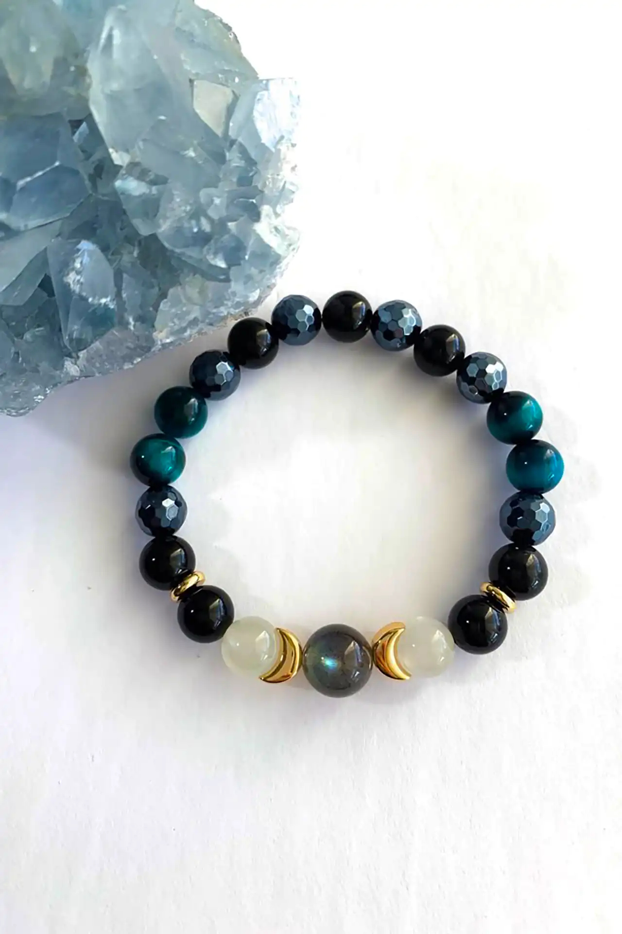 دستبند با مهره رنگی