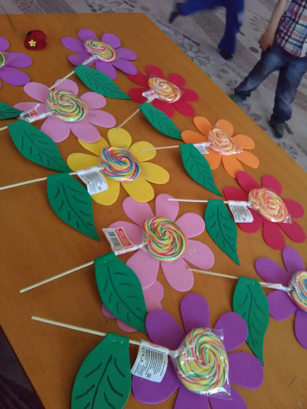 کاردستی گل برای مدرسه