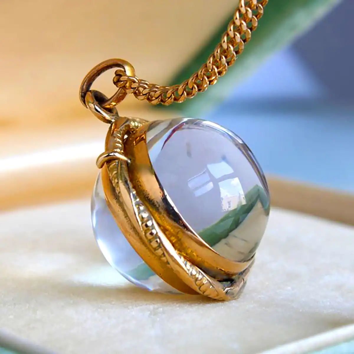 گردنبند لاکچری برای دختران جوان 