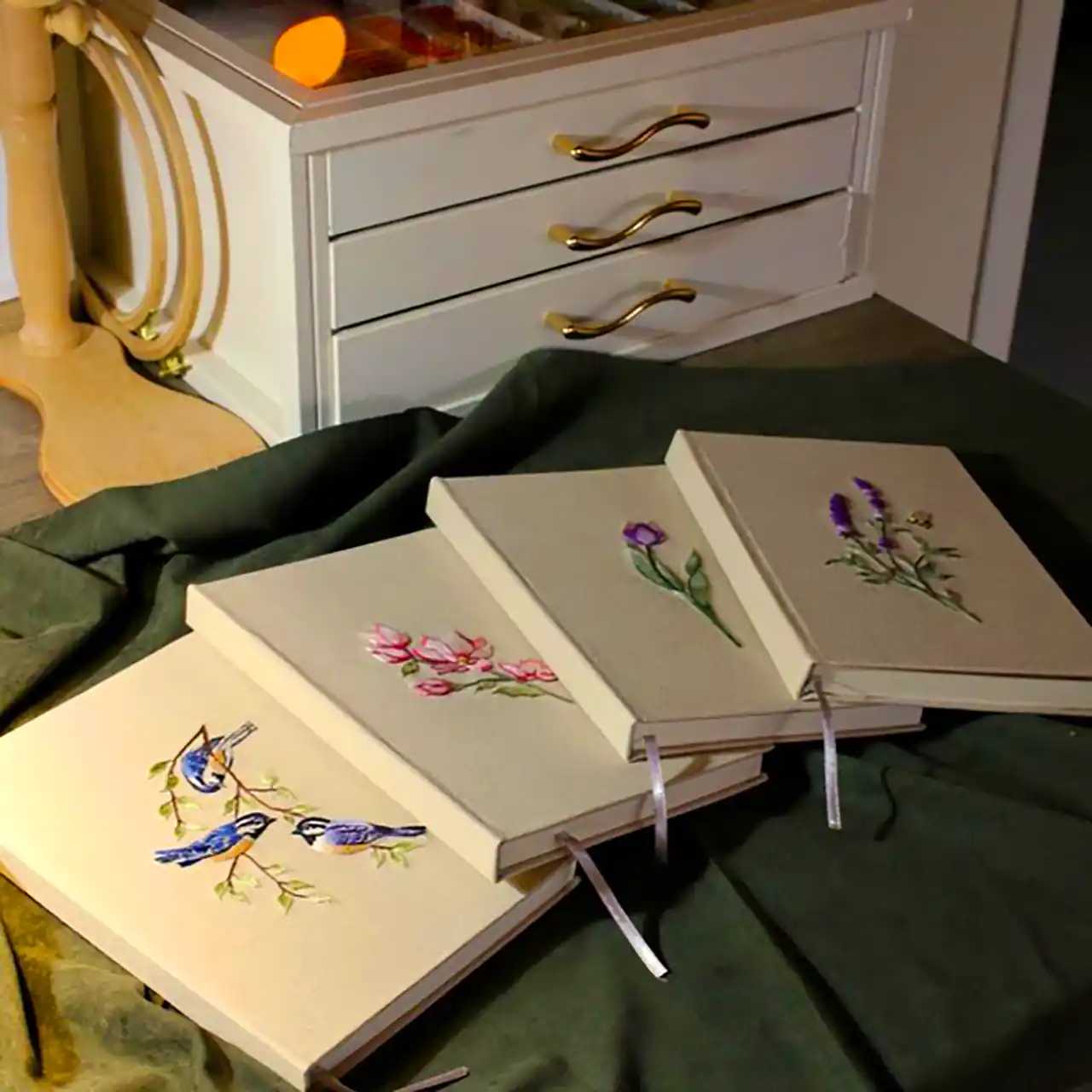 دفترچه خاطرات گلدوزی 