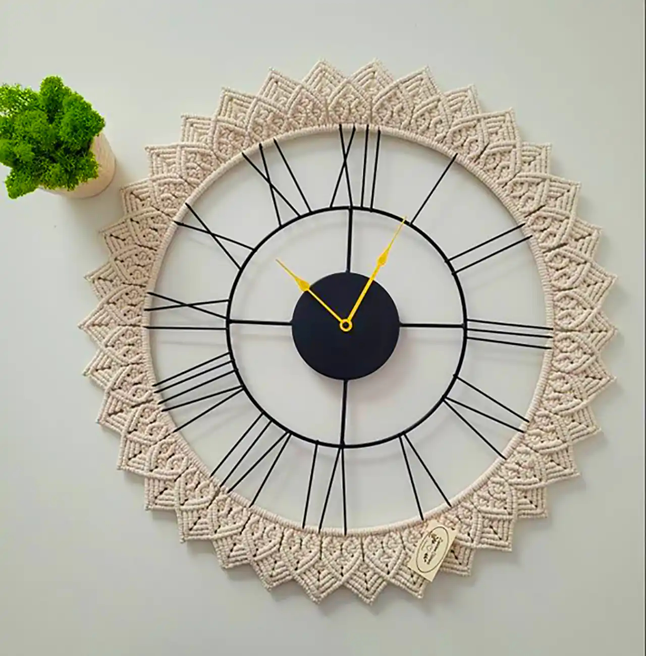 ساعت دیواری مکرومه