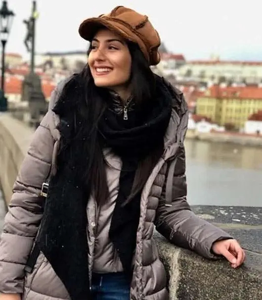 parisa akbar nejad 3