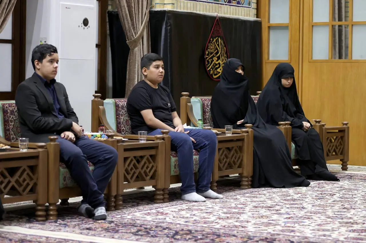 رییسجمهور با خانواده شهدای امنیت در مشهد دیدار کرد