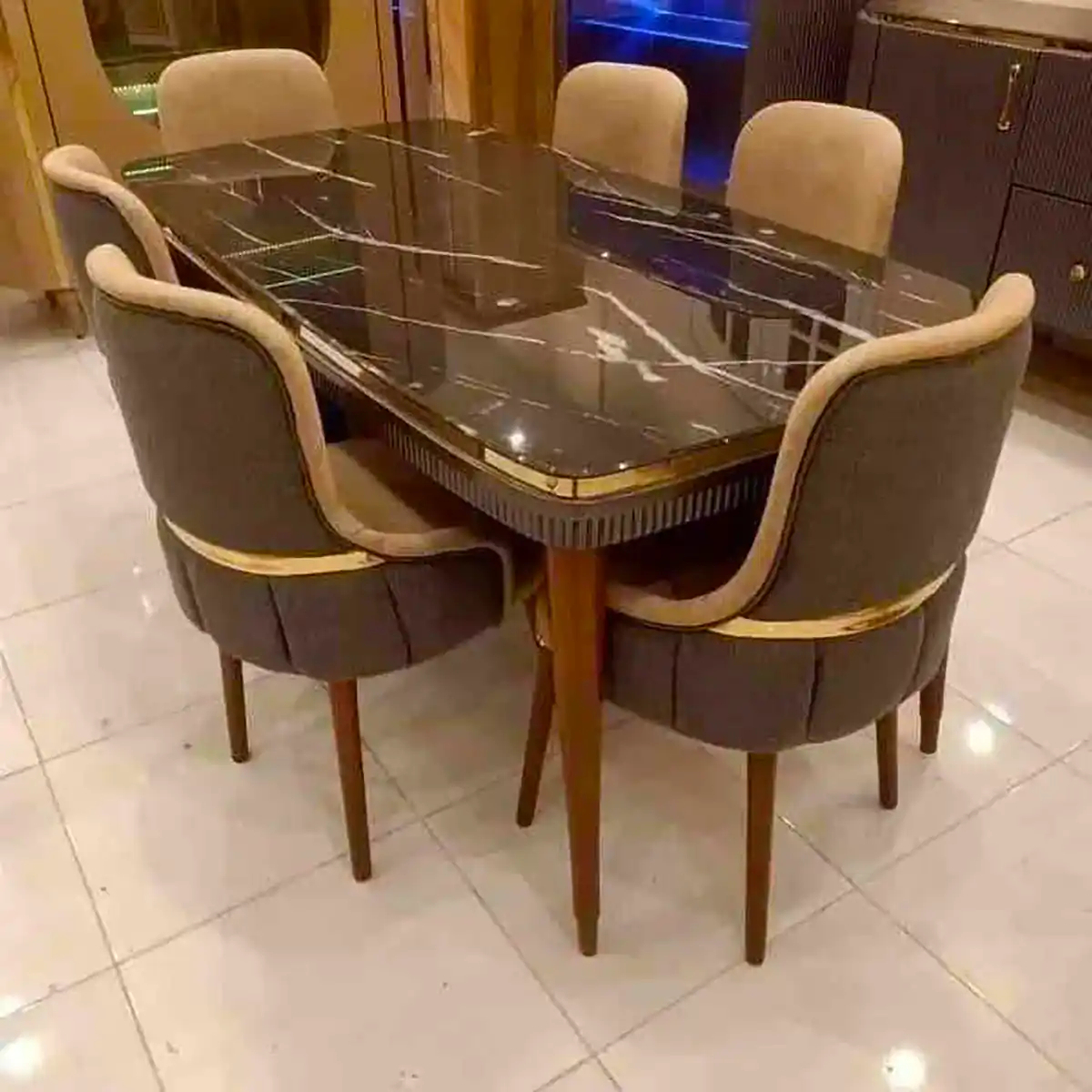 میز نهار خوری شیک و مدرن