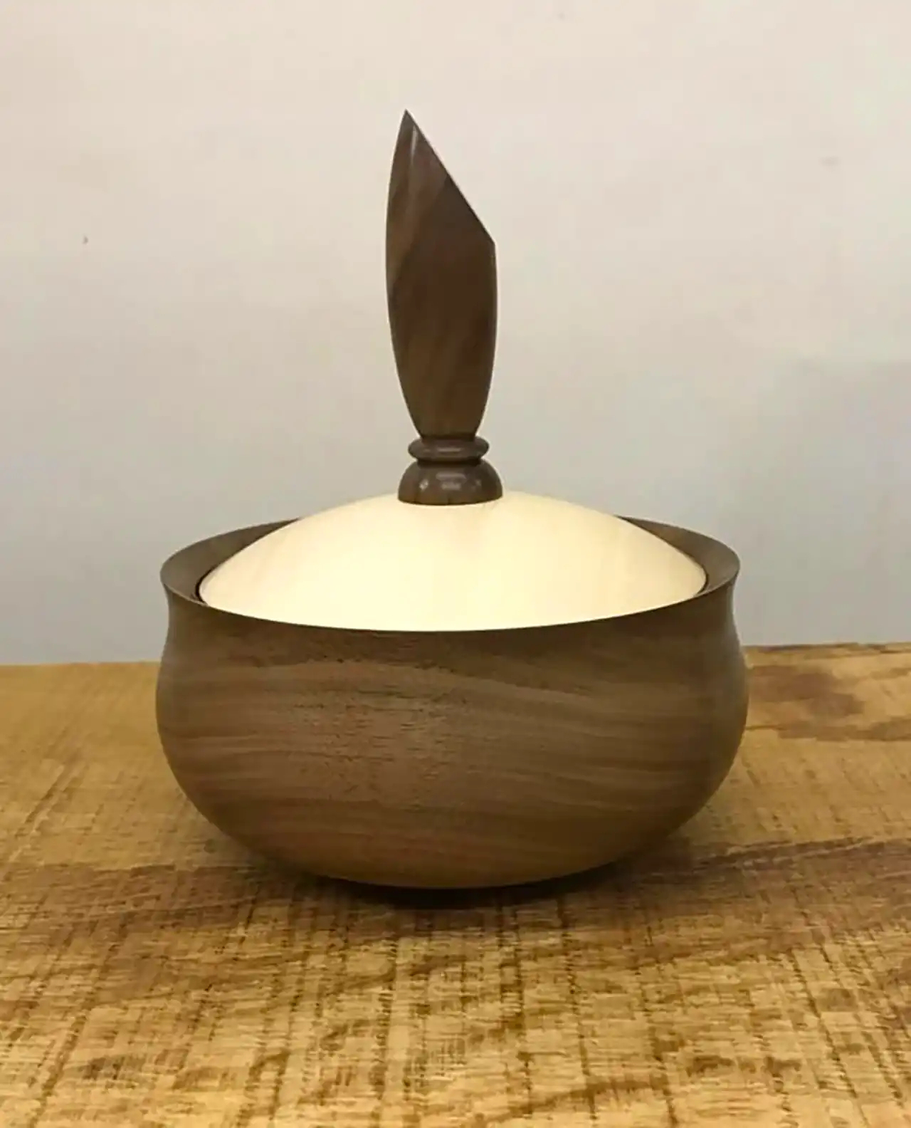 قندان چوبی مدرن