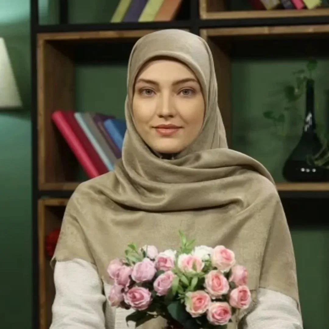 هانیه مومنیان