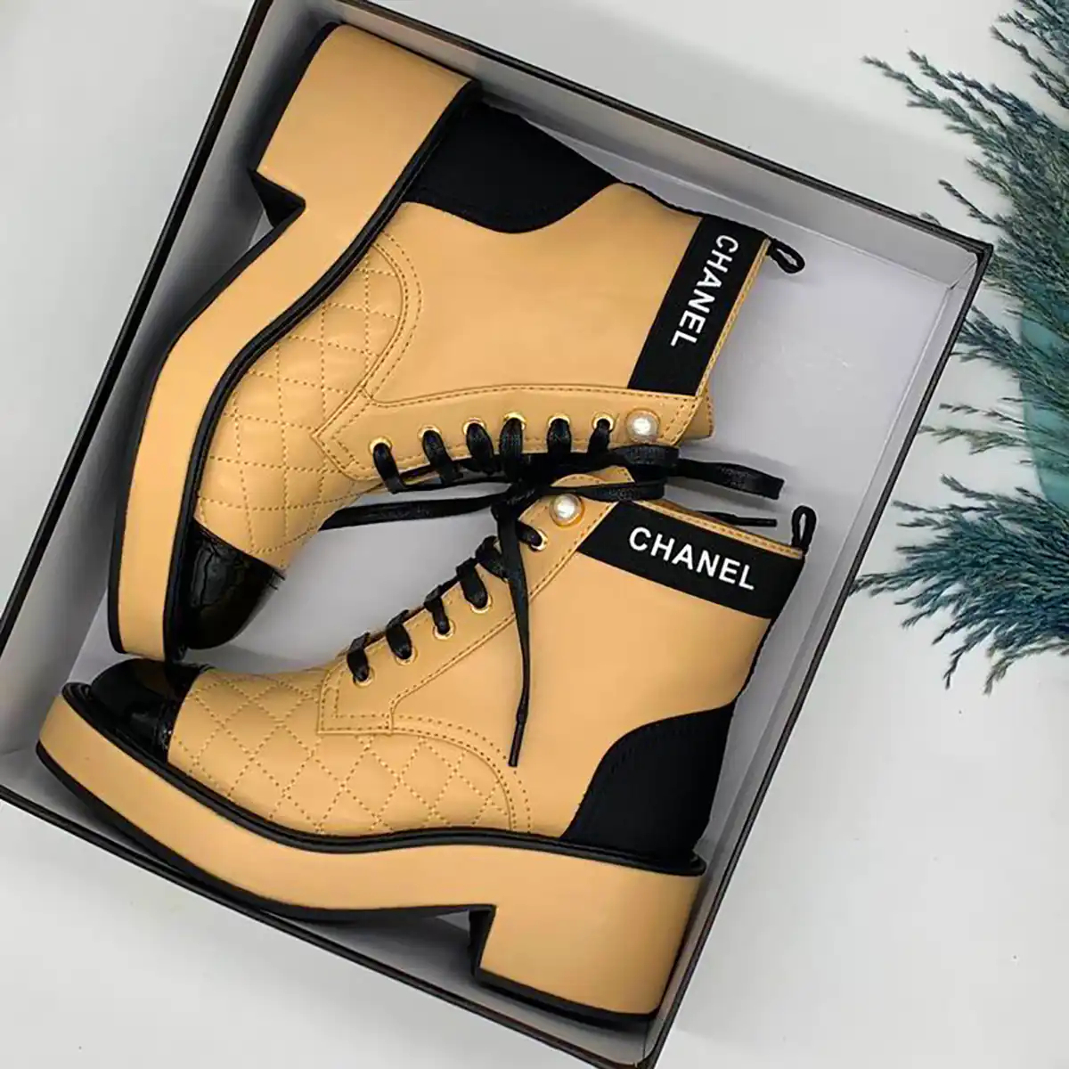 نیم بوت شیک پاییزه