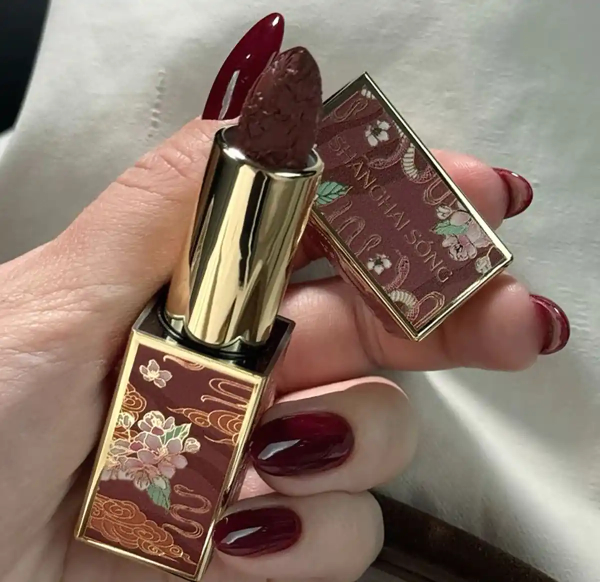 انواع رژلب مایع
عکس انواع رژ لب
انواع رژ لب فانتزی
انواع رژ لب های مخملی
انواع رژ لب دخترانه
انواع رژ لب برای پوست گندمی
انواع رژ لب براق
انواع رژلب جامد
