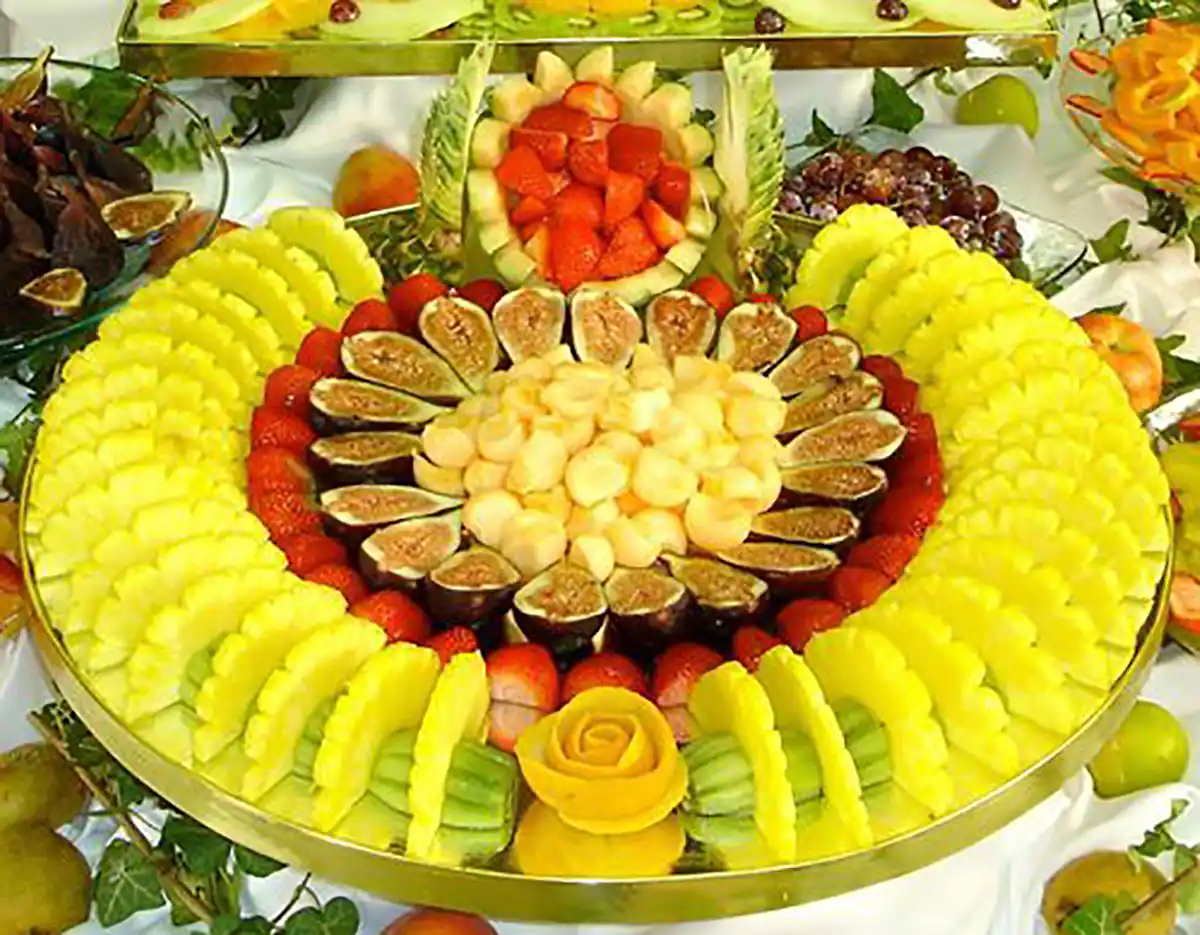 تزیین سینی میوه تزیین میوه برای تولد تزیین میوه برای مهمانی ساده چیدمان میوه در ظرف تزیین میوه سالم تزیین میوه خرد شده 