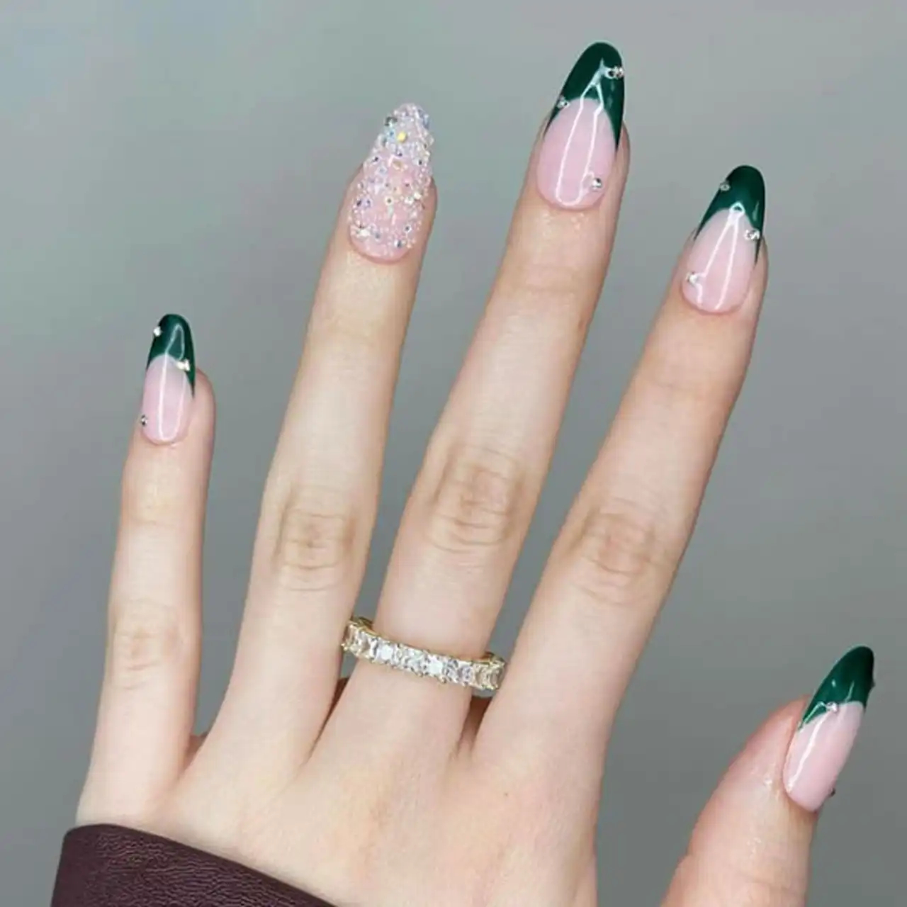 مدل ناخن فرنچ اکلیلی + مدل های زیبا و ترند ناخن فرنچ اکلیلی با ایده های بسیار شیک