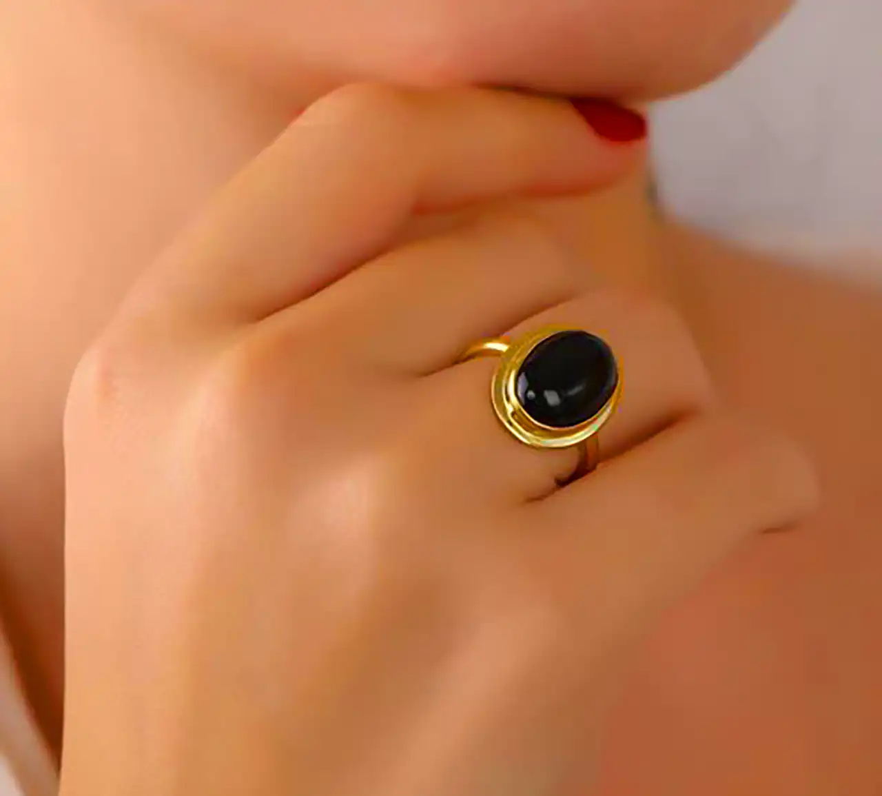 انگشتر نگین مشکی شیک