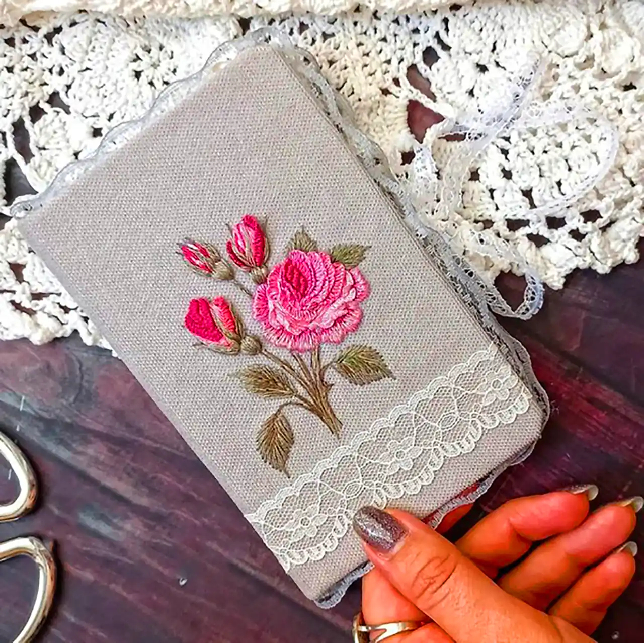 دفترچه خاطرات گلدوزی 