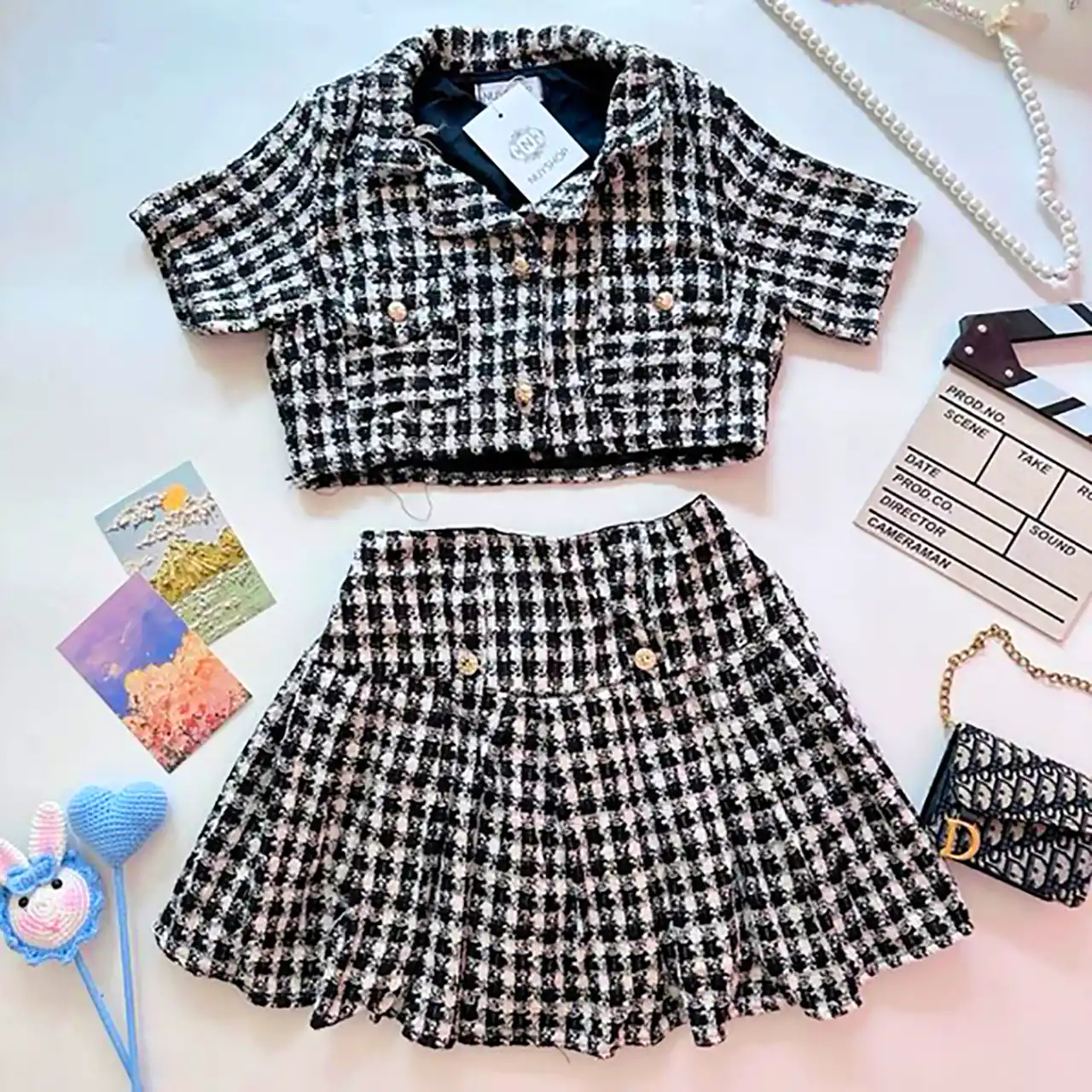 بلوز و دامن سفید مشکی زنانه