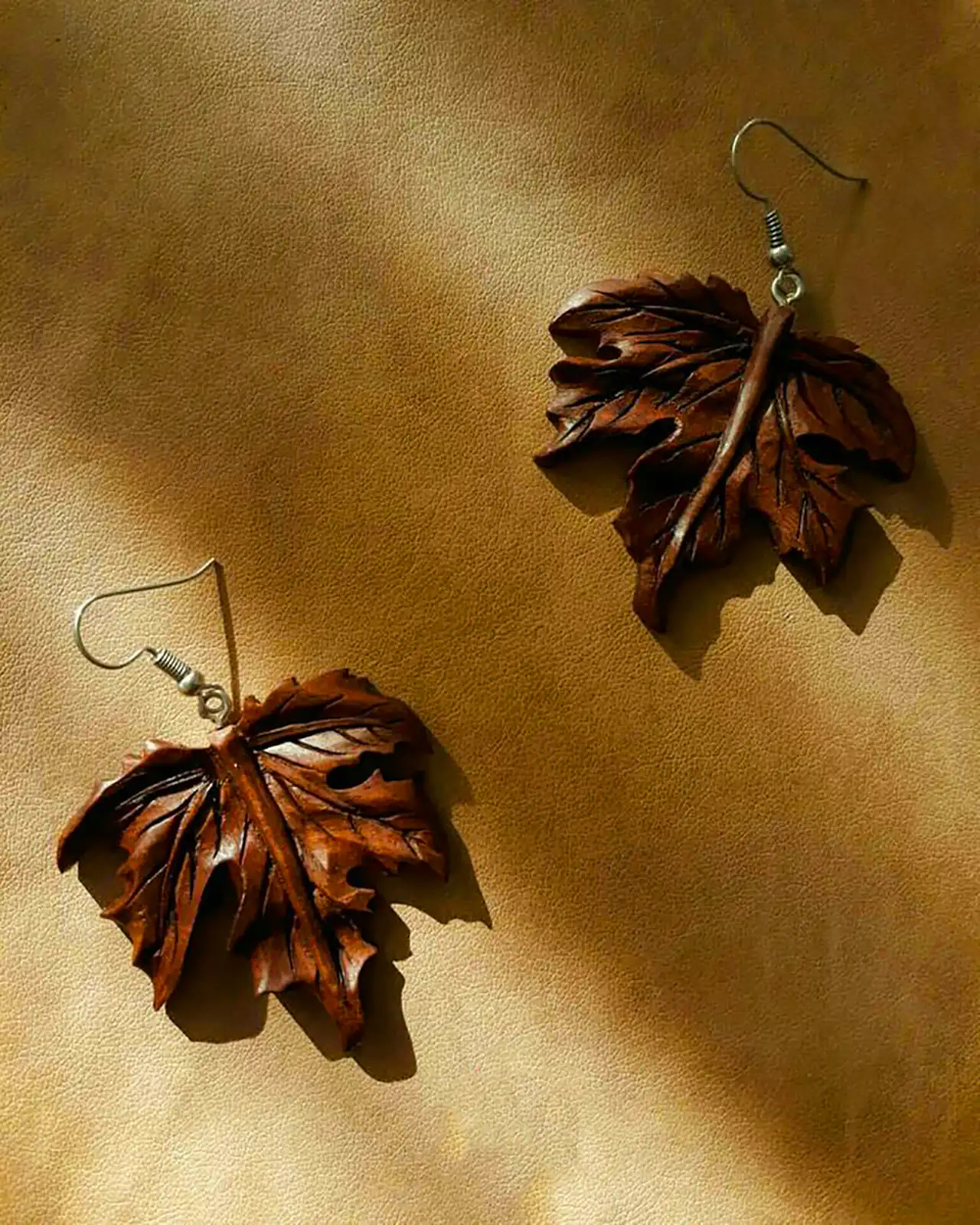 گوشواره چوبی طرح برگ