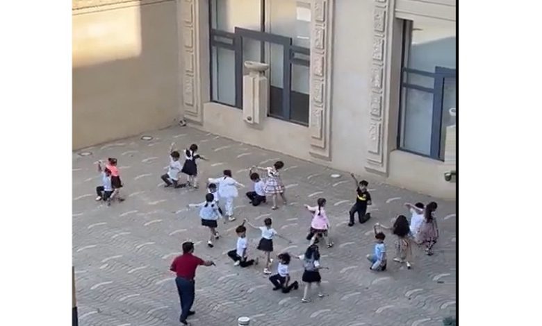 آموزش رقاصی به دانش آموزان ابتدایی در آذربایجان 