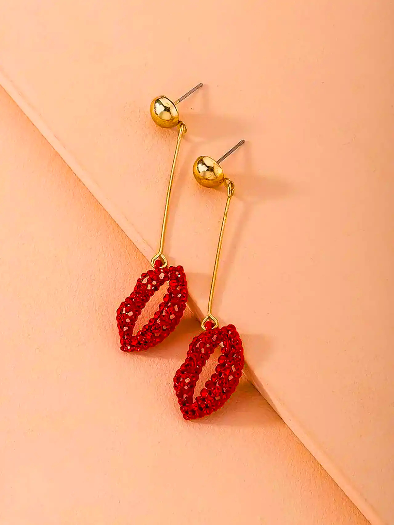 گوشواره طرح لب