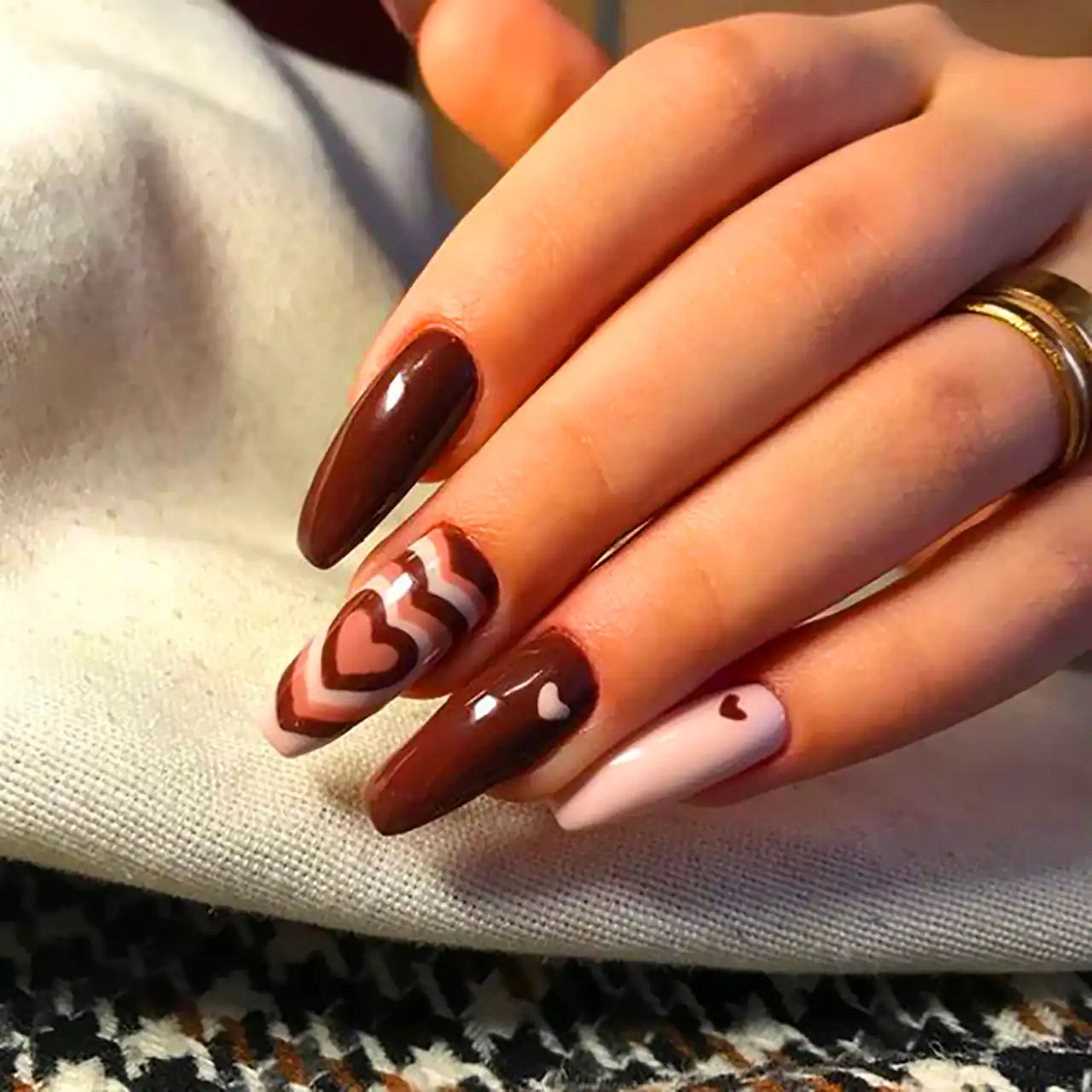 دیزاین ناخن با تم کاکائویی