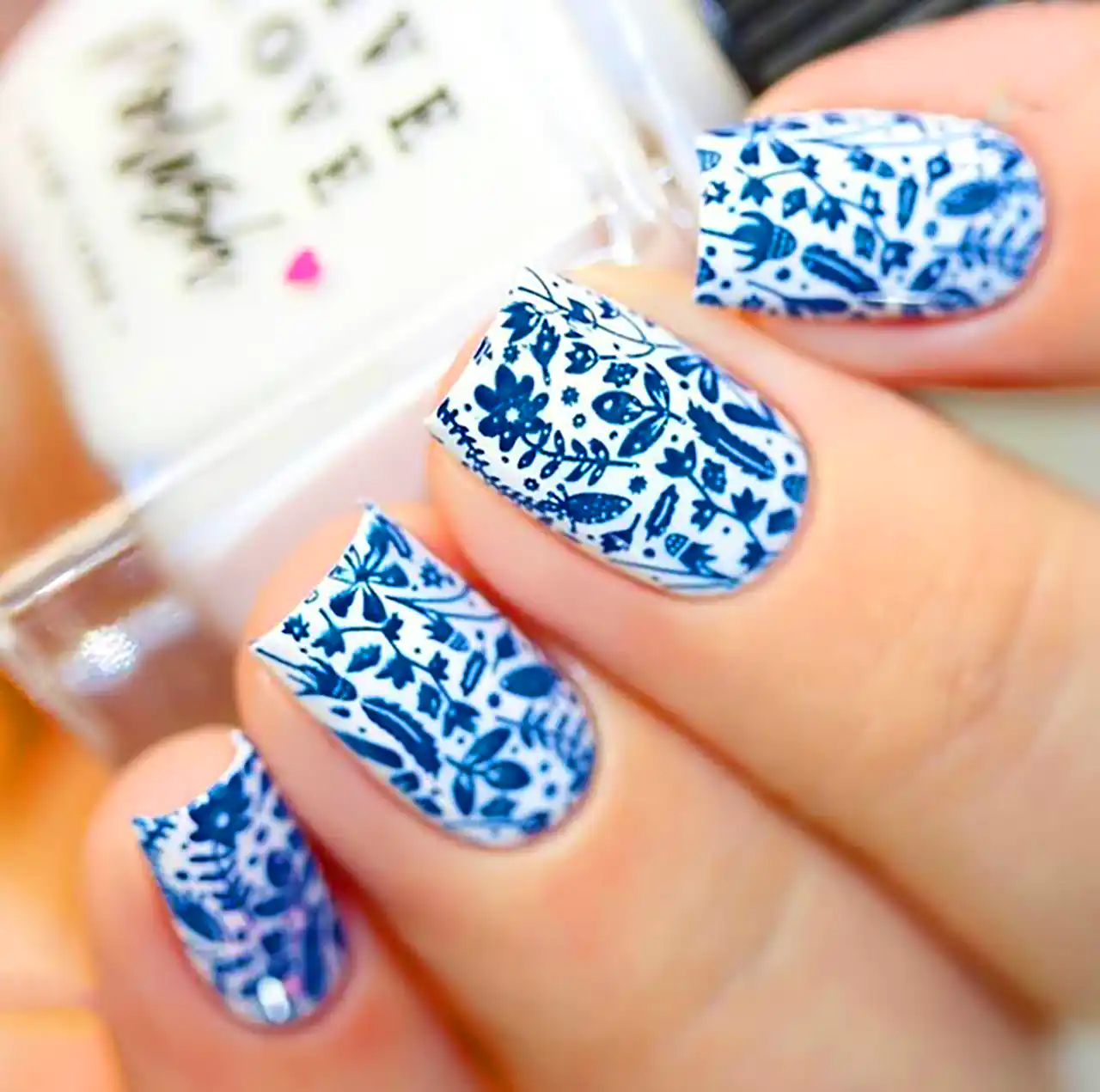 ناخن با طرح ظروف چینی مادربزرگ