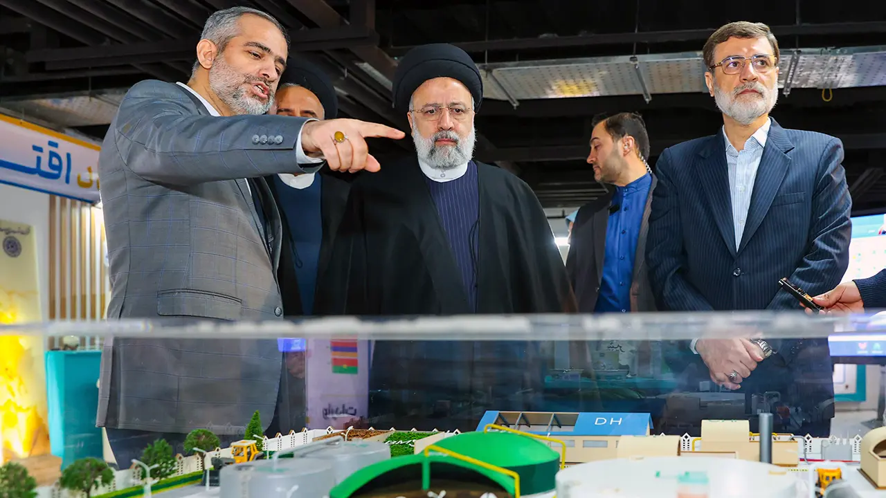 بازدید رئیس جمهور از نمایشگاه دستاوردهای بنیاد شهید و امور ایثارگران