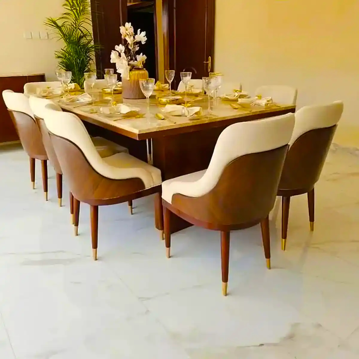 میز نهار خوری شیک و مدرن