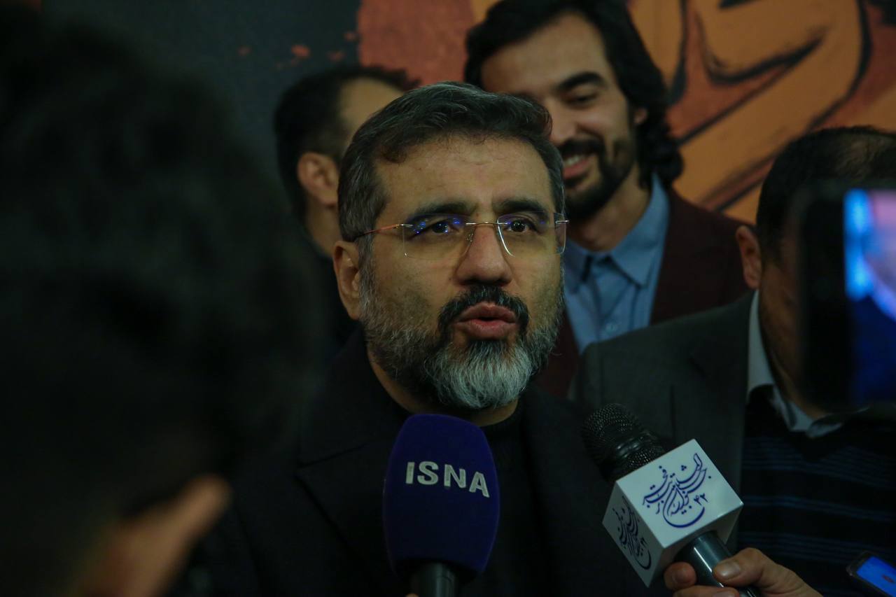 وزیر فرهنگ و ارشاد اسلامی  در تئاتر فجر 42