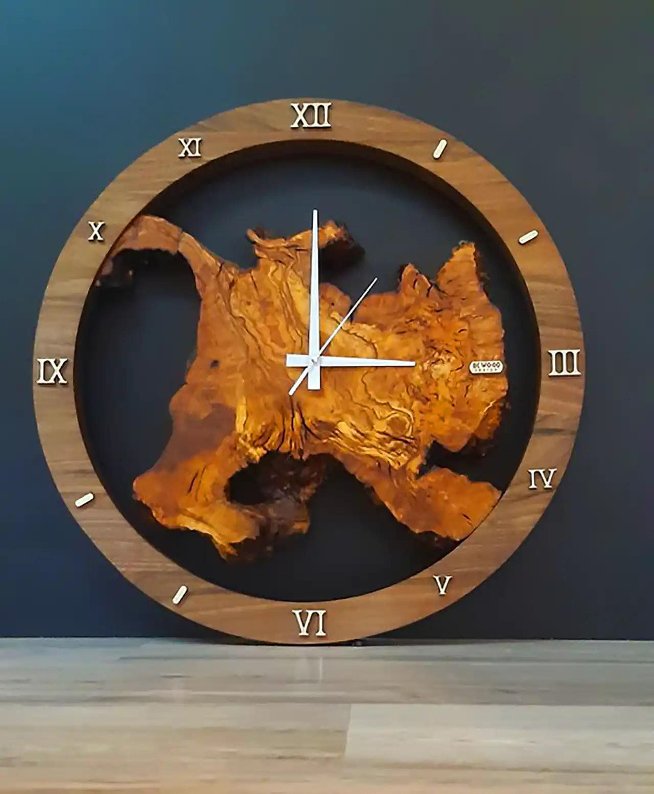 ساعت دیواری چوبی جدید