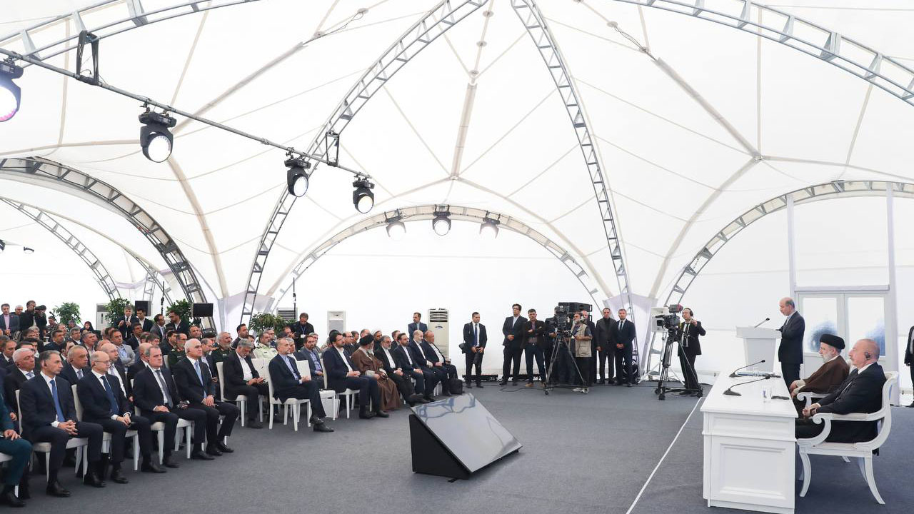  رئیسی و الهام علی اف در مراسم افتتاح دو طرح سد قیز قلعه سی و توسعه سد خداآفرین 