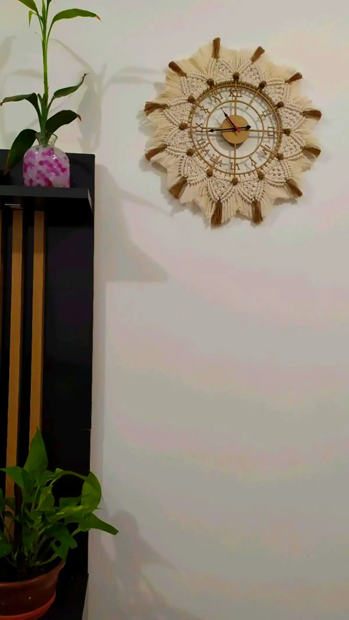 ساعت دیواری مکرومه