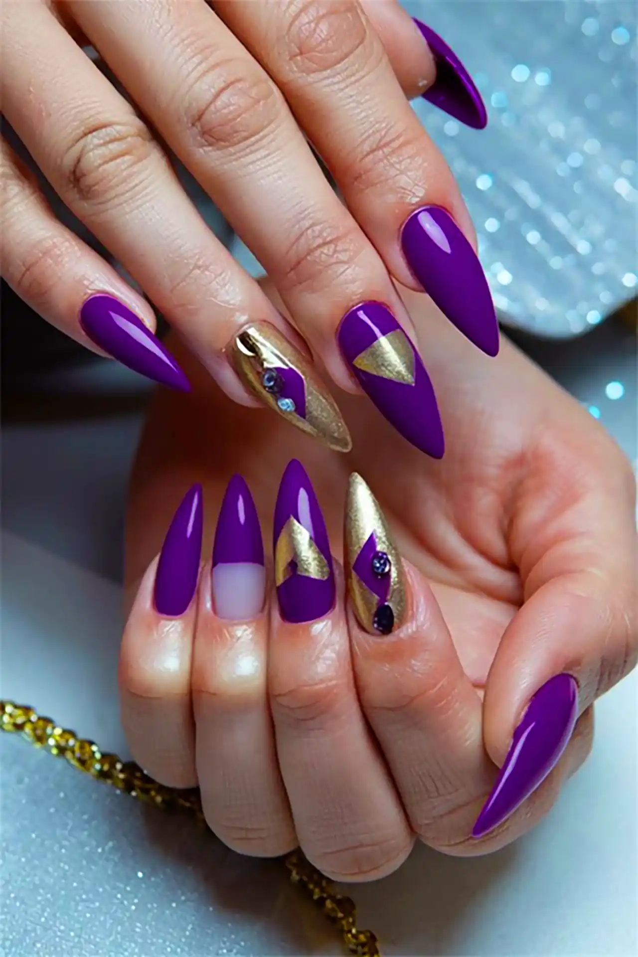 مدل ناخن بادامی شیک 