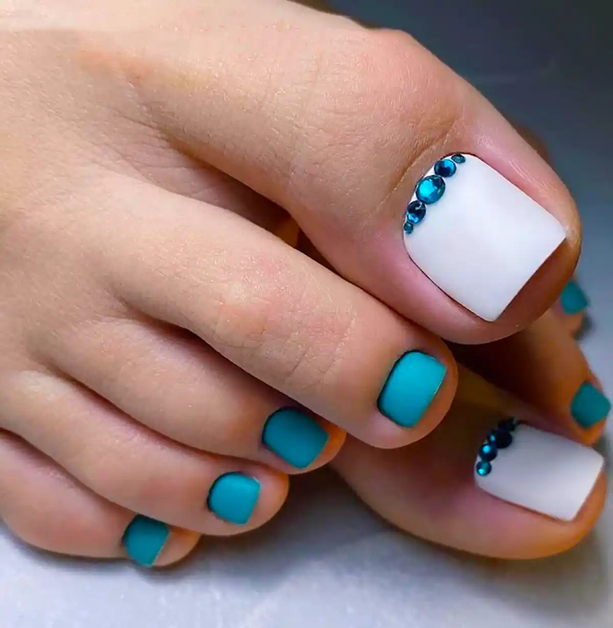 ژلیش ناخن پا شیک