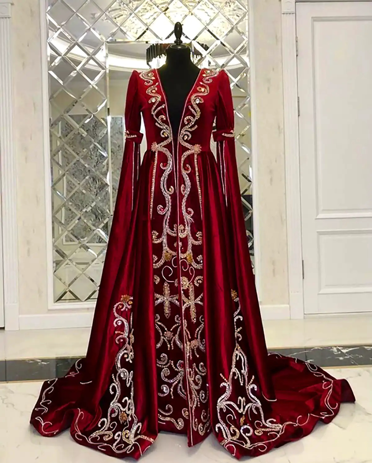 لباس شب باشکوه قرمز