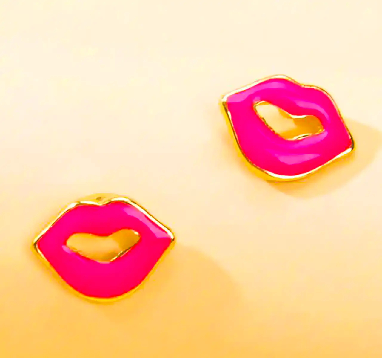 گوشواره طرح لب