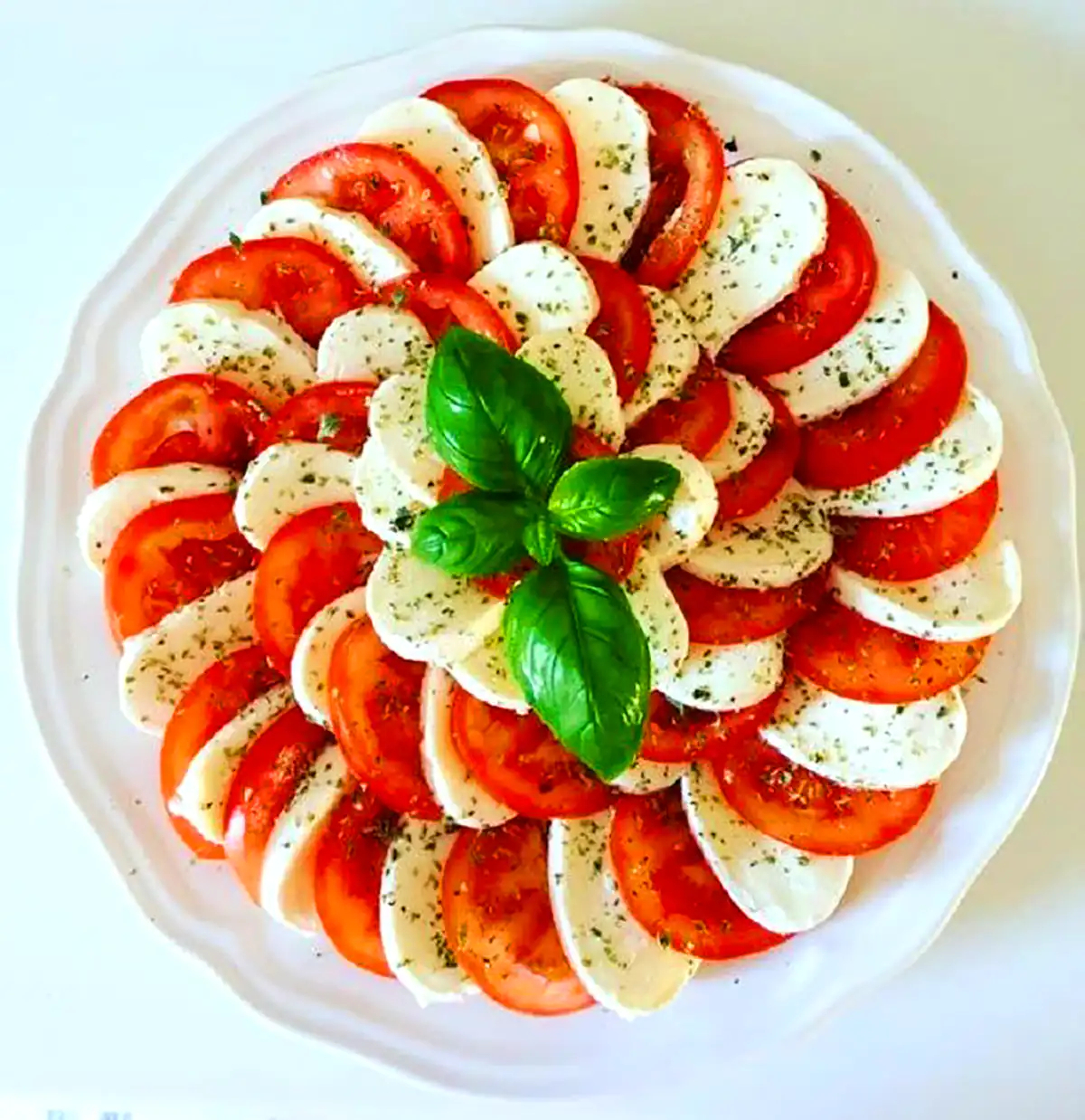 سرو گوجه خیار صبحانه