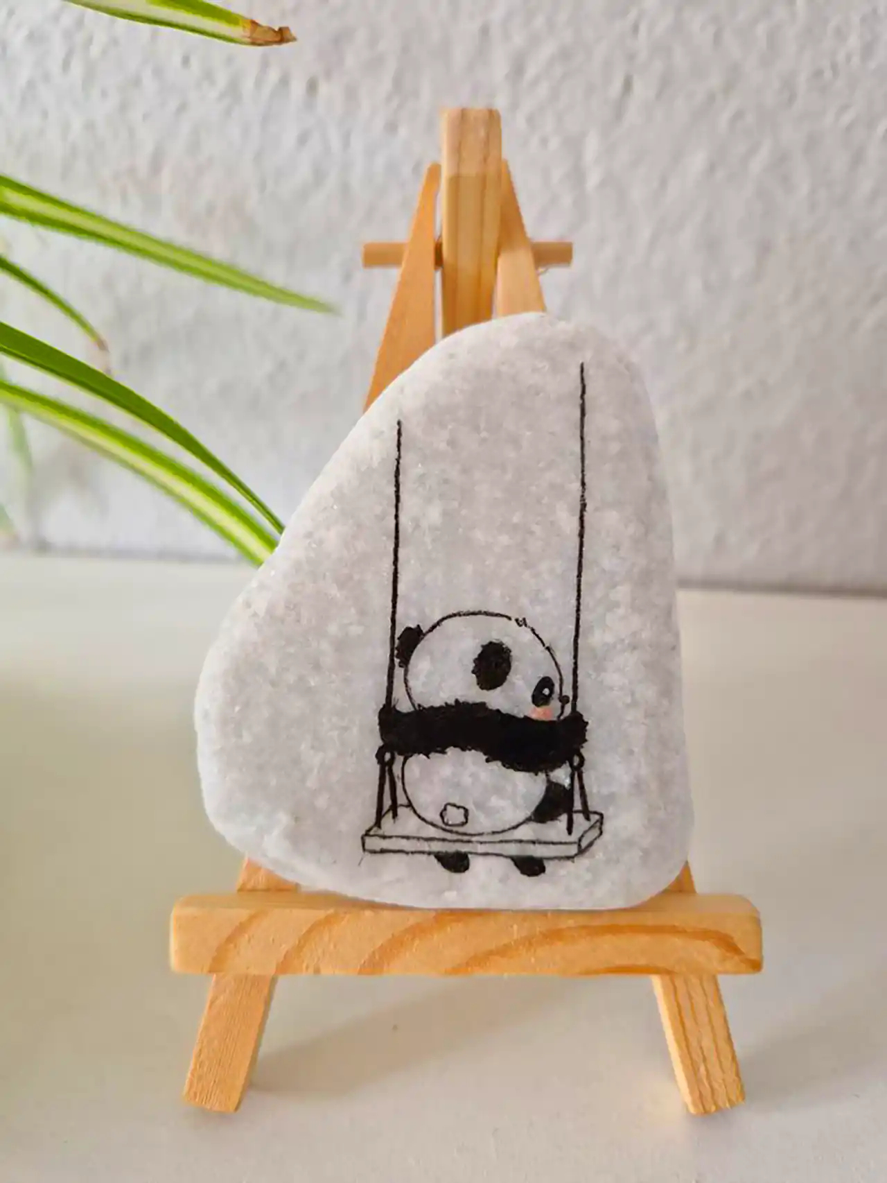 نقاشی حرفه ای روی قلوه سنگ 