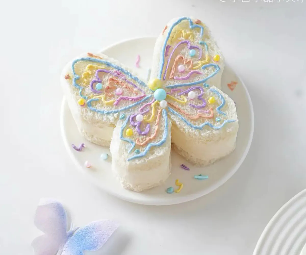 کیک پروانه ای بنفش کیک پروانه ای قرمز کیک پروانه ای رنگارنگ کیک تولد پروانه ای دخترانه کیک پروانه ای آبی