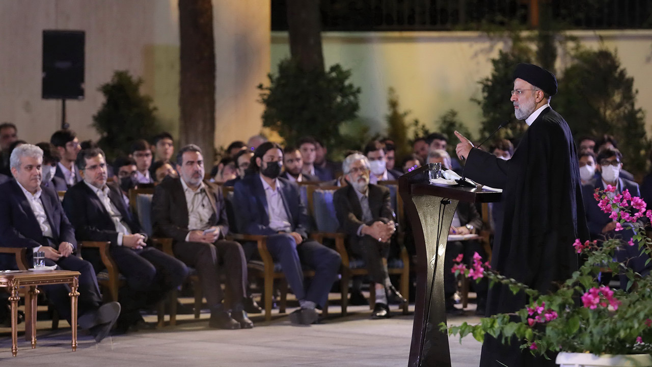 آیت الله سید ابراهیم رئیسی رییس جمهور در دیدار جمعی از مدال‌آوران المپیادهای علمی کشوری و جهانی