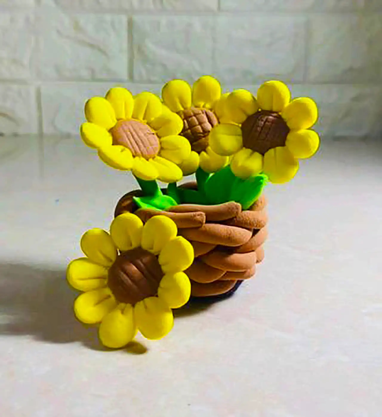 گلدان گل خمیری