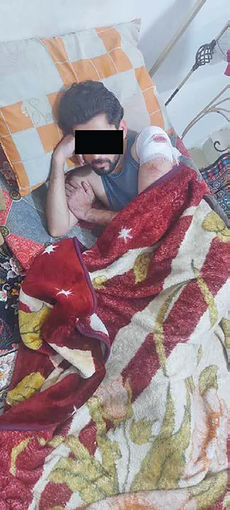 دستگیری عامل جنایت خانوادگی در خواب! + عکس هنگام دستگیری زیر پتو