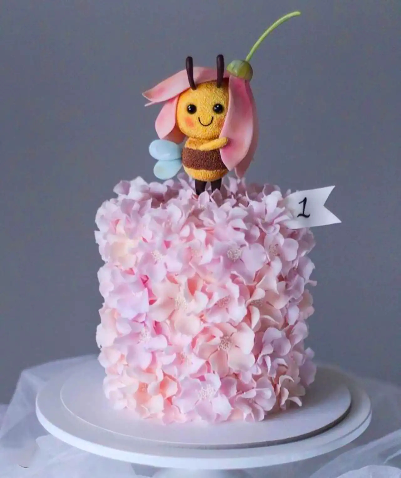 کیک تولد دخترانه صورتی